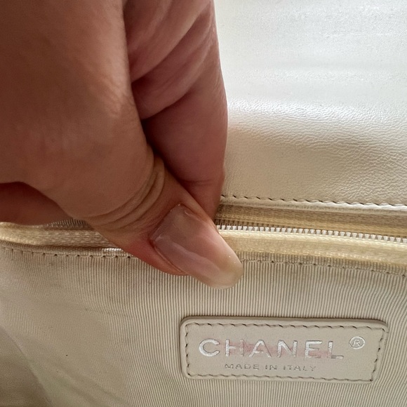 💯 Authentic Chanel Off White Cream XL Le Boy - Picture 11 of 14